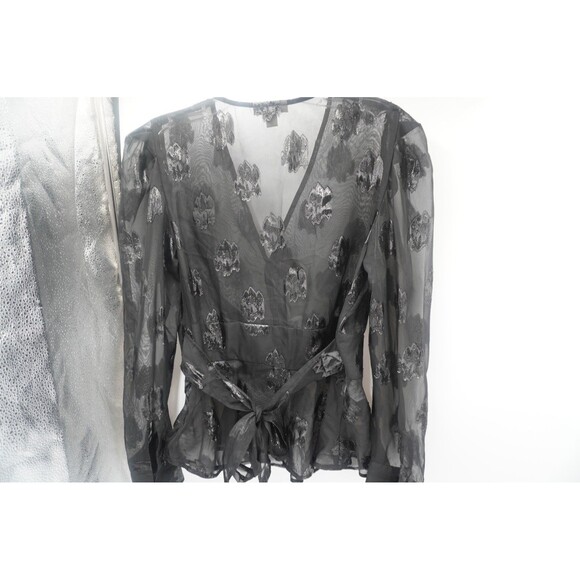 Bar III Black Sheer Metallic Burnout Floral Wrap V-Neck Waist Top Blouse Size M - Picture 3 of 8